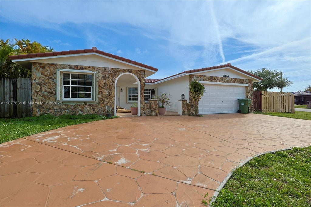 9020 Nw 21st Ct, Pembroke Pines