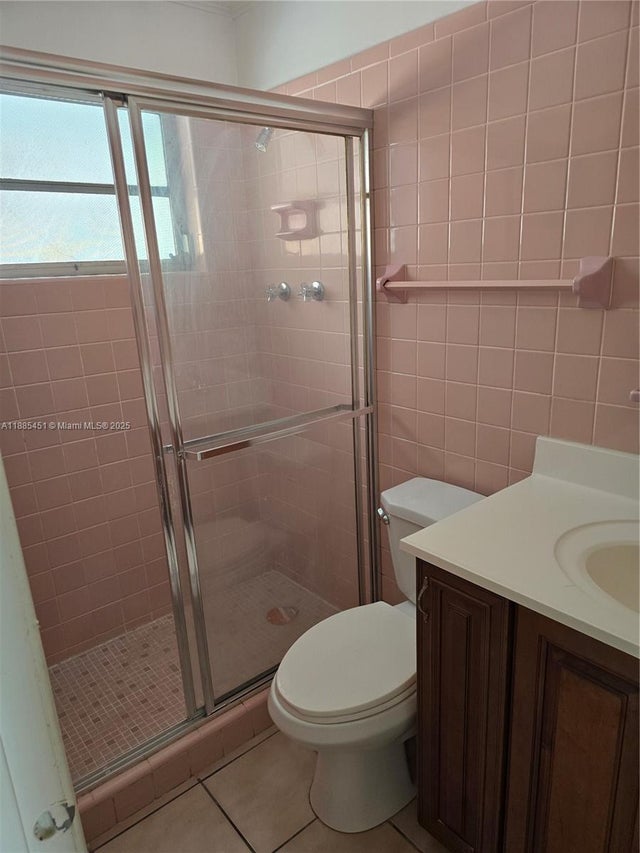 5 of 6 - 1113 Ne 2nd St 1-2, Hallandale Beach, FL