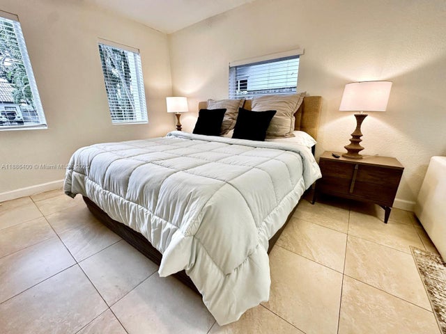 1 of 12 - 1419 Washington St, Hollywood, FL