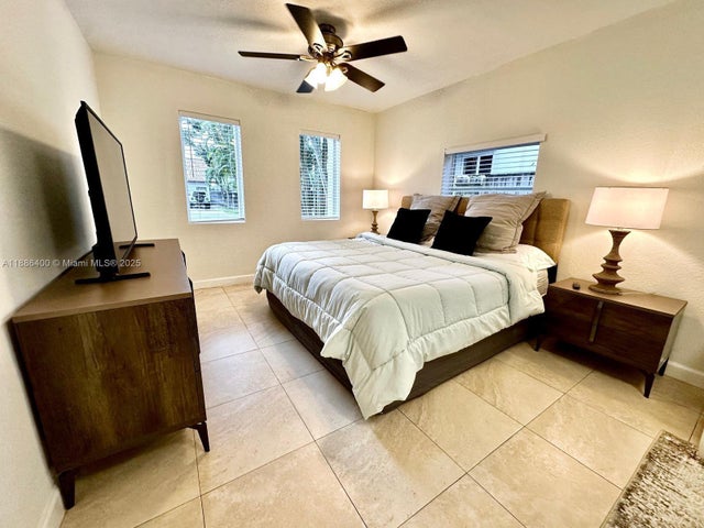 2 of 12 - 1419 Washington St, Hollywood, FL