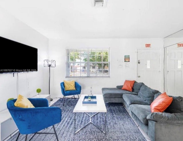 3 of 14 - 330 N 68th Ave, Hollywood, FL