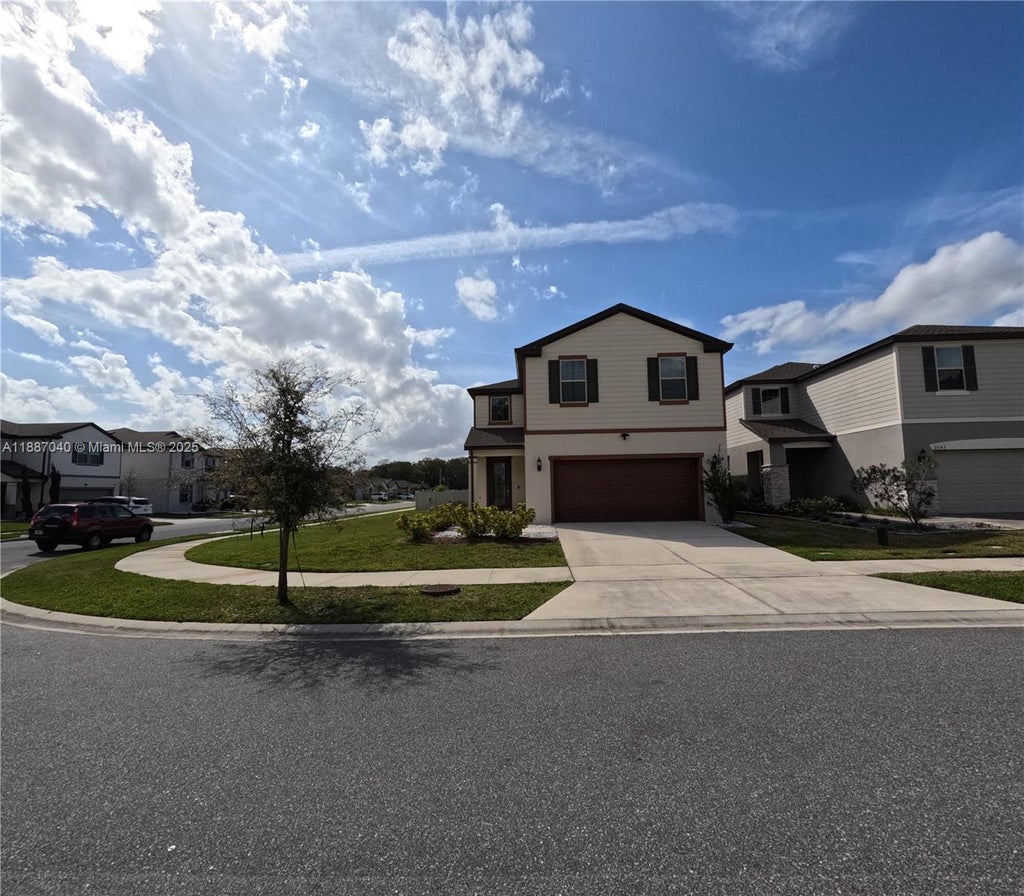 2647 E Lake Point Dr, Kissimmee