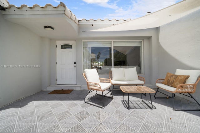 1 of 77 - 1625 Hollywood Blvd, Hollywood, FL