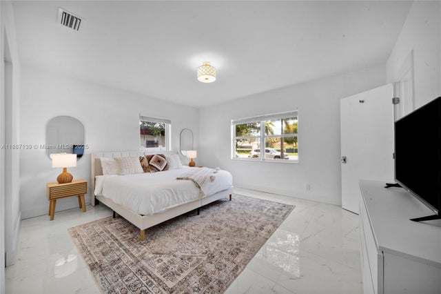 2 of 77 - 1625 Hollywood Blvd, Hollywood, FL