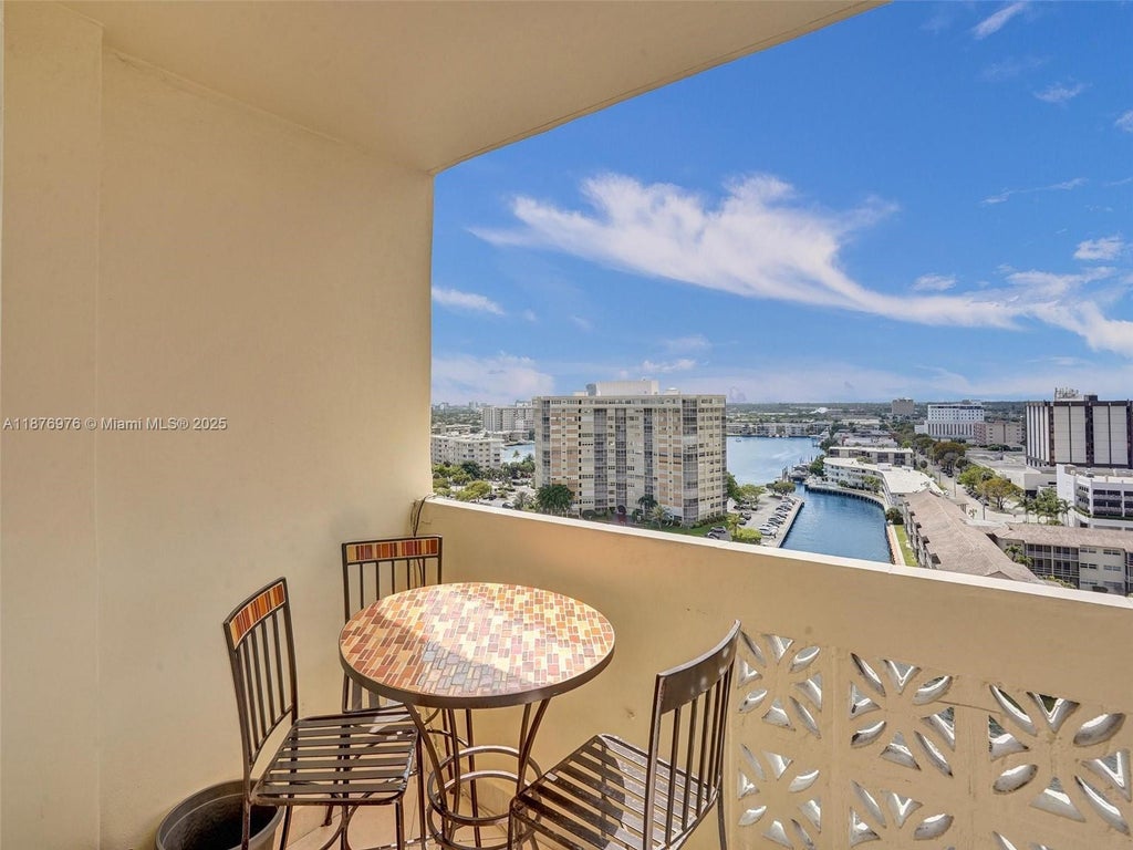 1833 S Ocean Dr 1511, Hallandale Beach