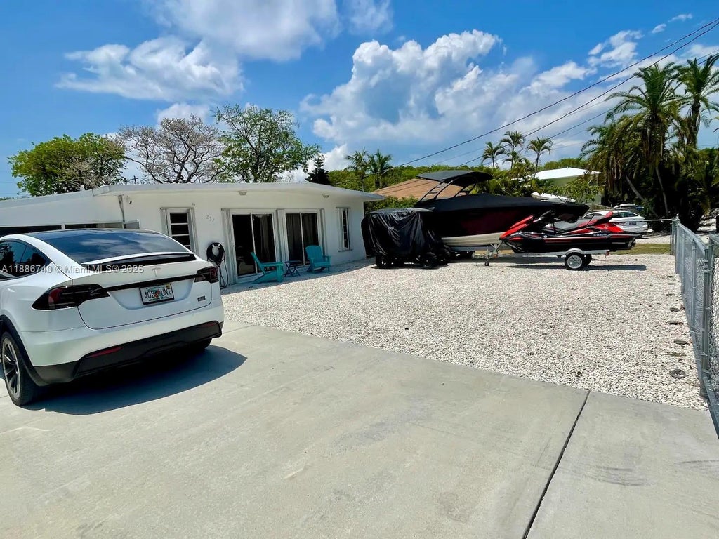 237 2nd Rd, Key Largo