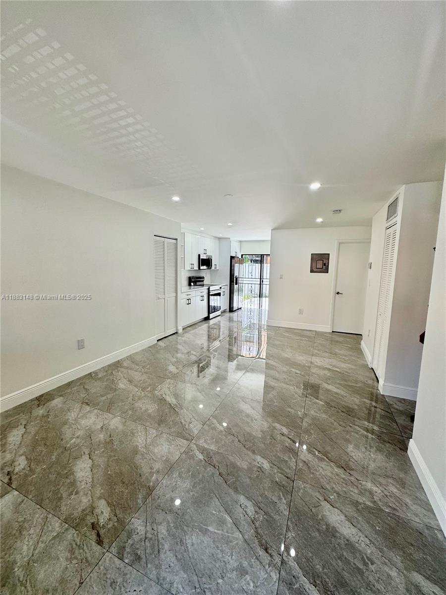 2740 W 61st St 107, Hialeah