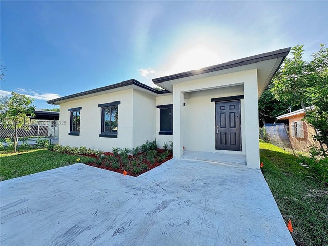 1 of 23 - 1005 Sw 25th Ave, Fort Lauderdale, FL