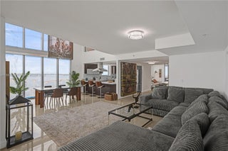 Photo of Listing #A11882583