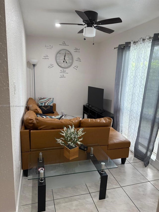 1 of 11 - 824 Sw 12th Ct 824, Fort Lauderdale, FL