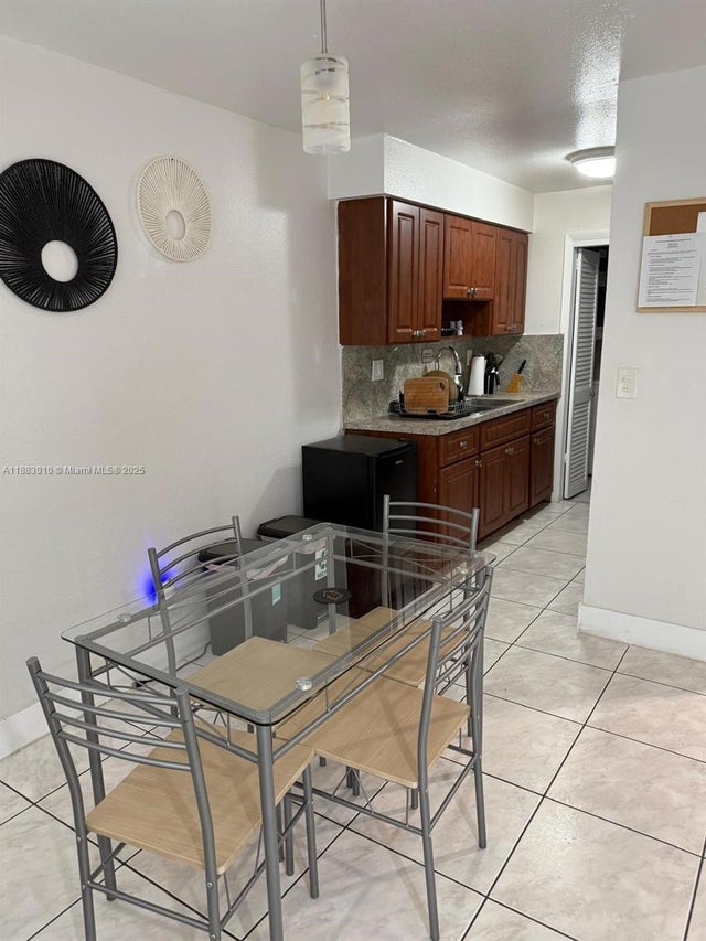 2 of 11 - 824 Sw 12th Ct 824, Fort Lauderdale, FL