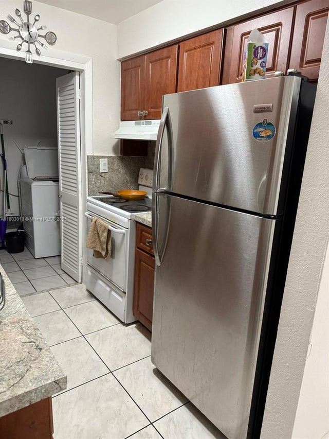 4 of 11 - 824 Sw 12th Ct 824, Fort Lauderdale, FL