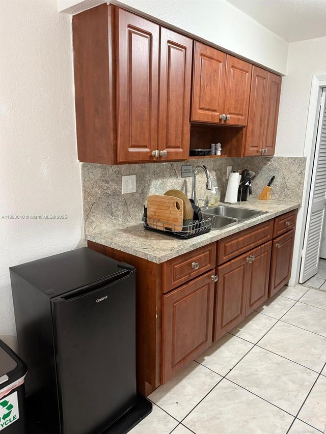 5 of 11 - 824 Sw 12th Ct 824, Fort Lauderdale, FL