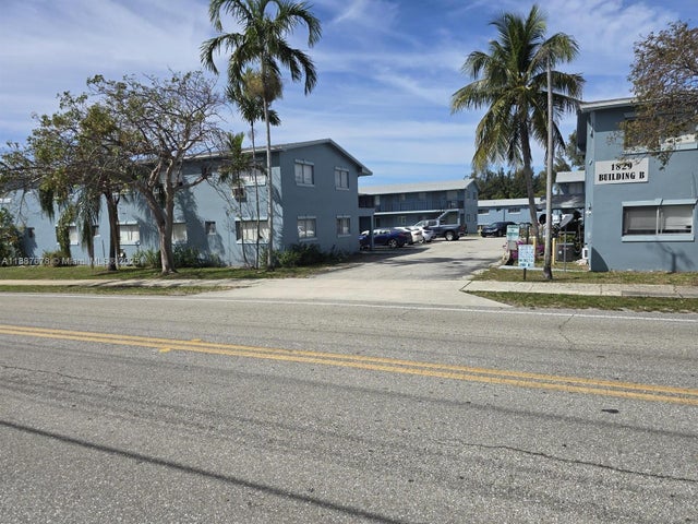 2 of 17 - 1829 N A St 5, Lake Worth, FL