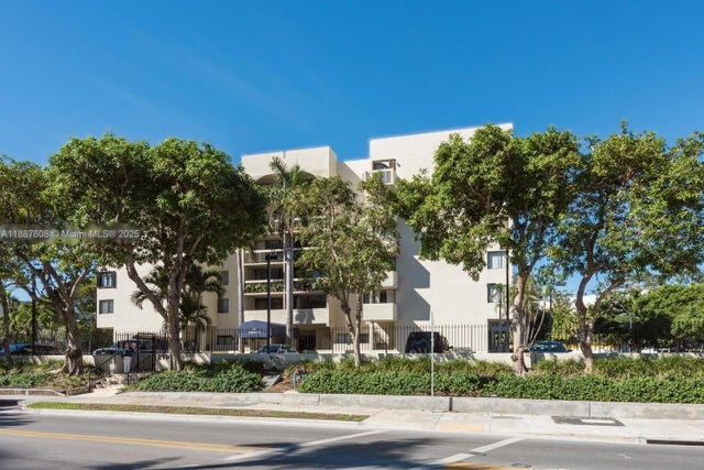 1 of 17 - 2715 Tigertail Av 103, Coconut Grove, FL