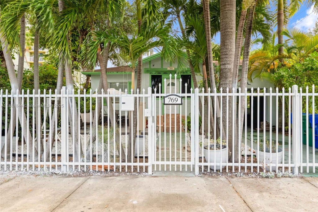 769 Nw 10th St 2, Miami