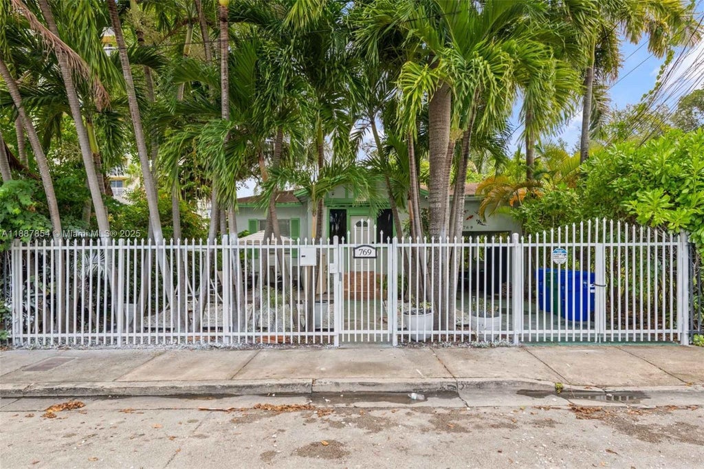 769 Nw 10th St 1, Miami