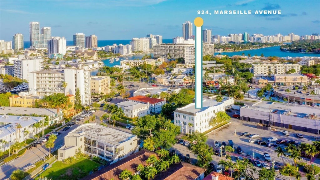 924 Marseille Dr 33, Miami Beach