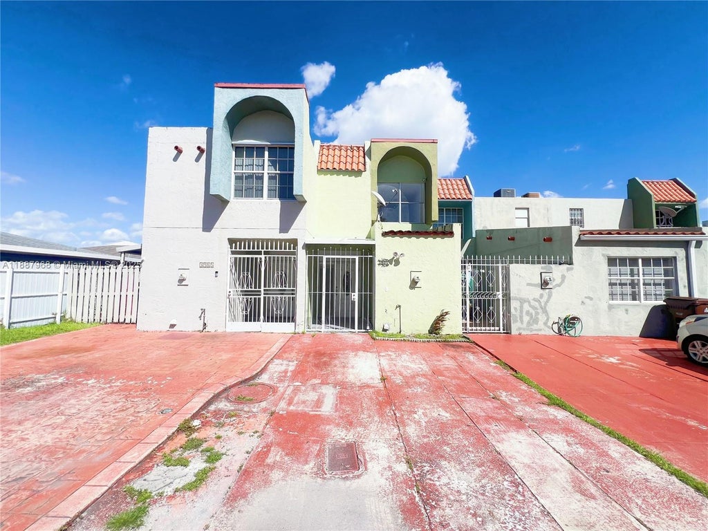 3895 W 9th Way 14, Hialeah