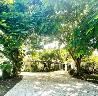 Photo of Listing #A11887983