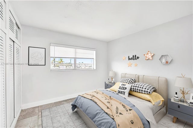 4 of 25 - 5050 Bayview Dr 21, Fort Lauderdale, FL