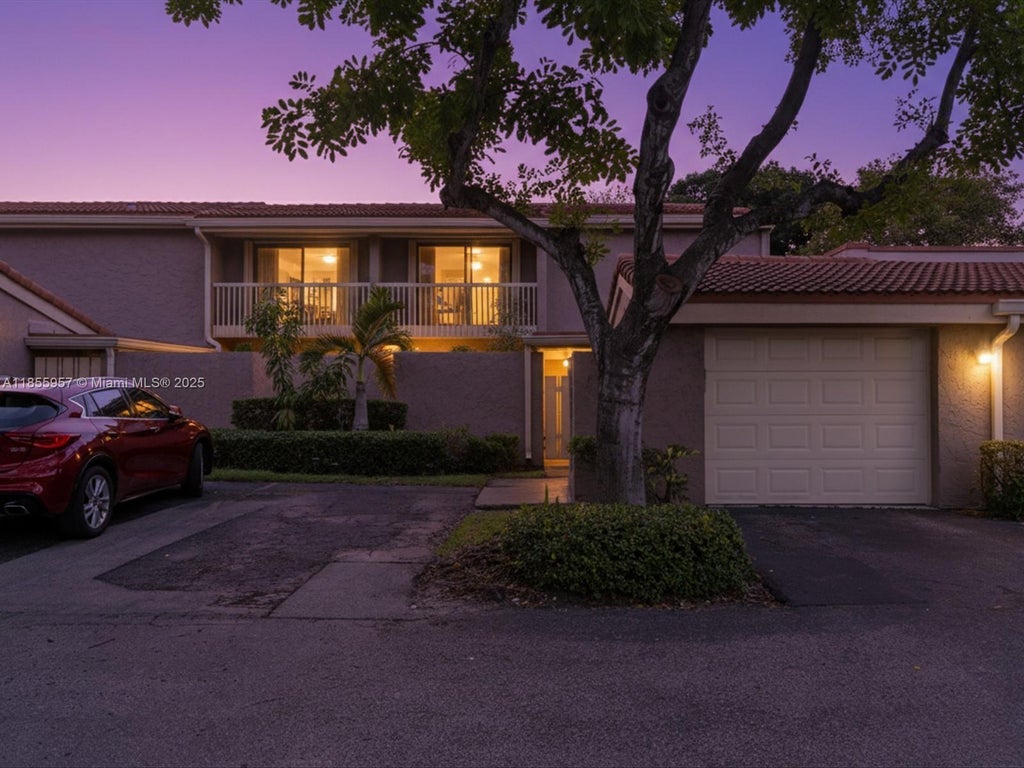 203 Bonnie Brae Way 34, Hollywood