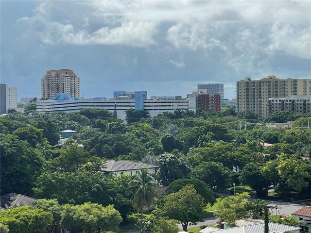 5 of 31 - 2030 S Douglas Rd 816, Coral Gables, FL