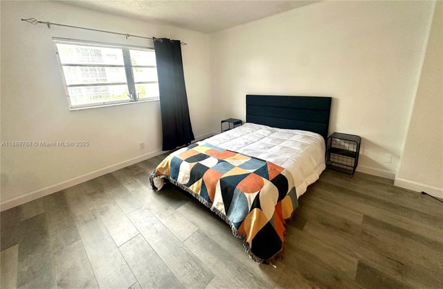 4 of 7 - N/A, Hallandale Beach, FL