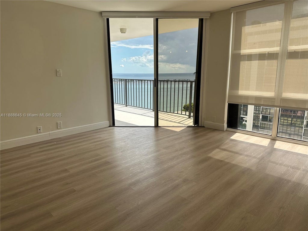 1901 Brickell Ave B1503, Miami