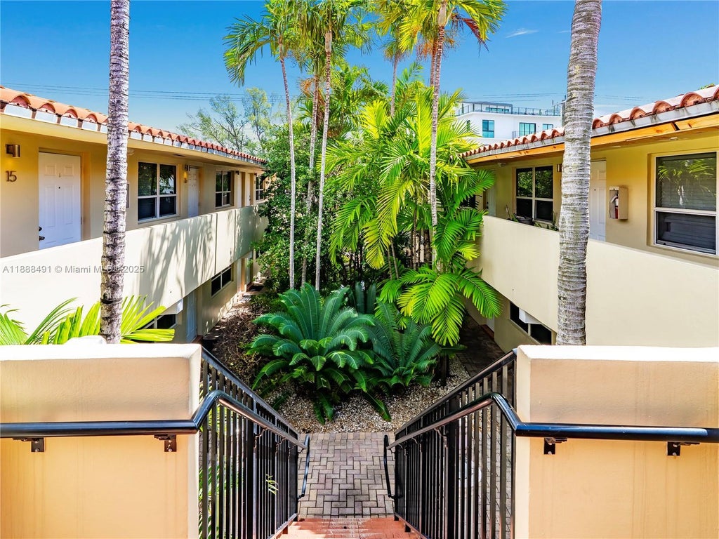 2025 Miami Rd 17, Fort Lauderdale