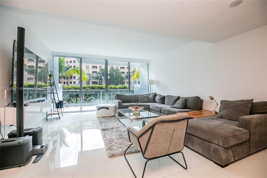 2950 Ne 188th St 124, Aventura