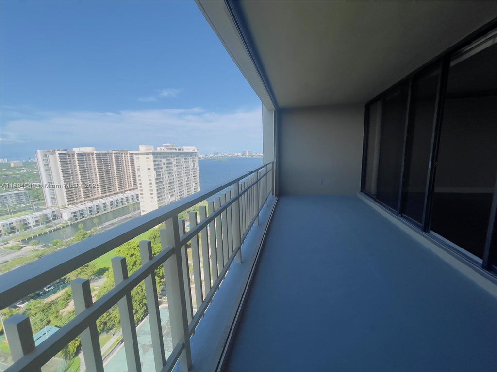 11113 Biscayne Blvd 2056, Miami