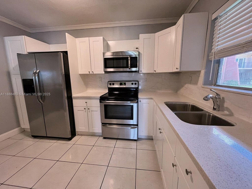 13715 Kendale Lakes Cir A-116, Miami