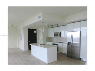 Photo of Listing #A11889211