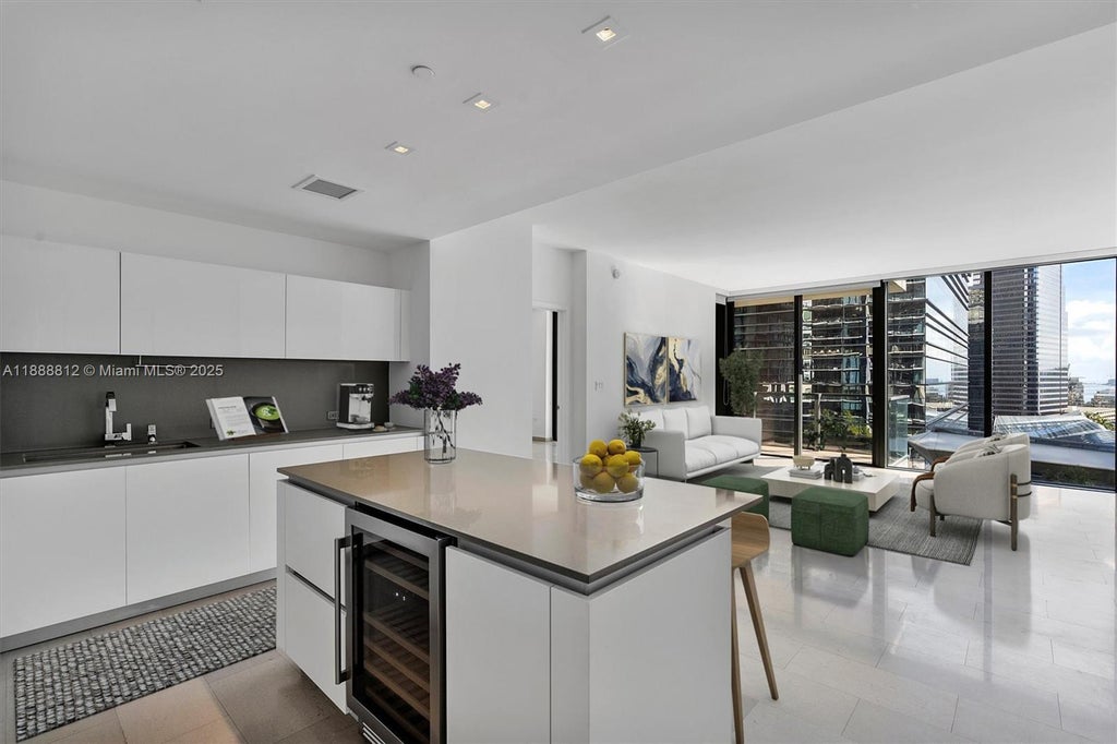 88 Sw 7th St 1007, Miami