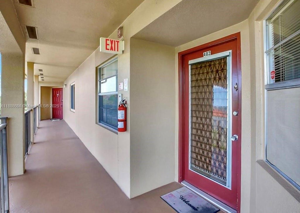 1151 Sw 128th Ter 402d, Pembroke Pines