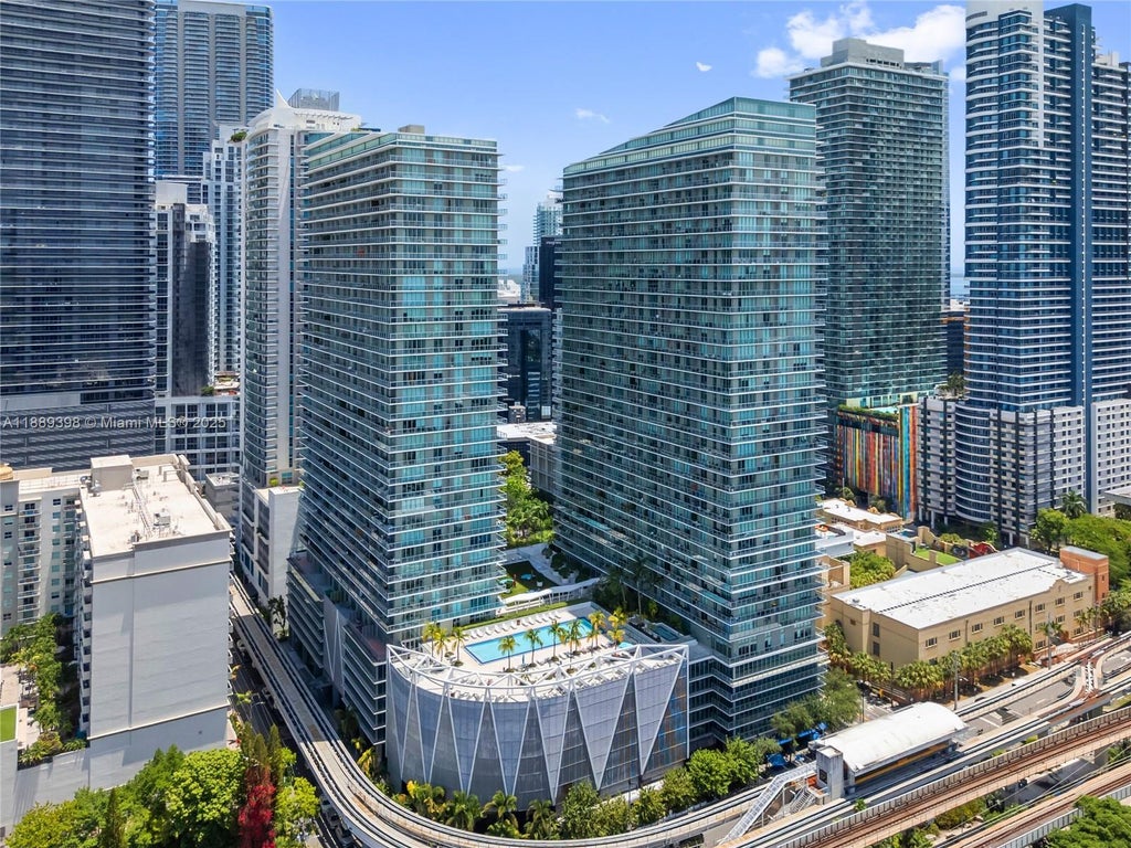 1111 Sw 1st Ave 2222-n, Miami