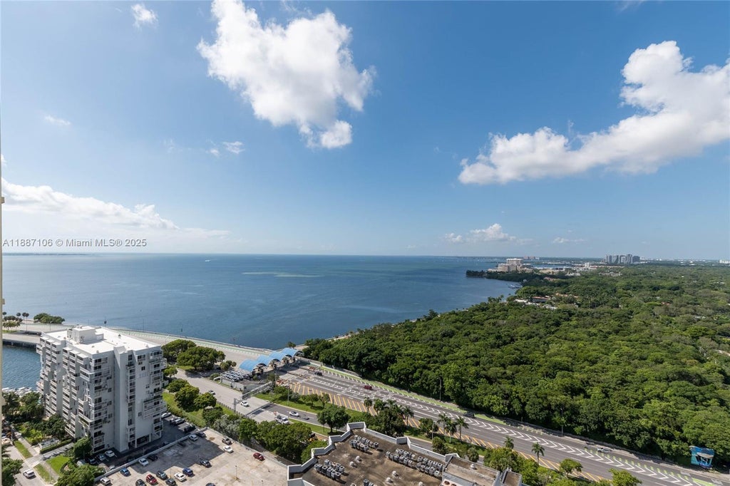 2475 Brickell Ave 2702, Miami