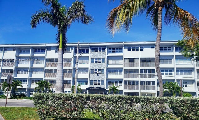 2 of 18 - 329 Se 3rd St 305s, Hallandale Beach, FL