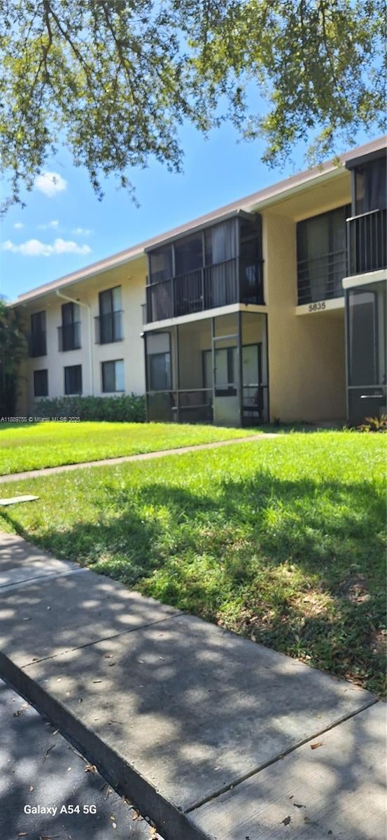 1 of 26 - 5835 Washington St 49, Hollywood, FL