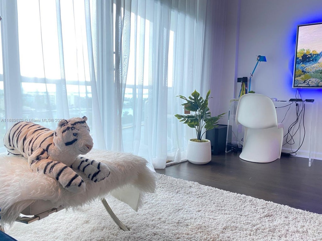 7900 Harbor Island Dr 1021, North Bay Village