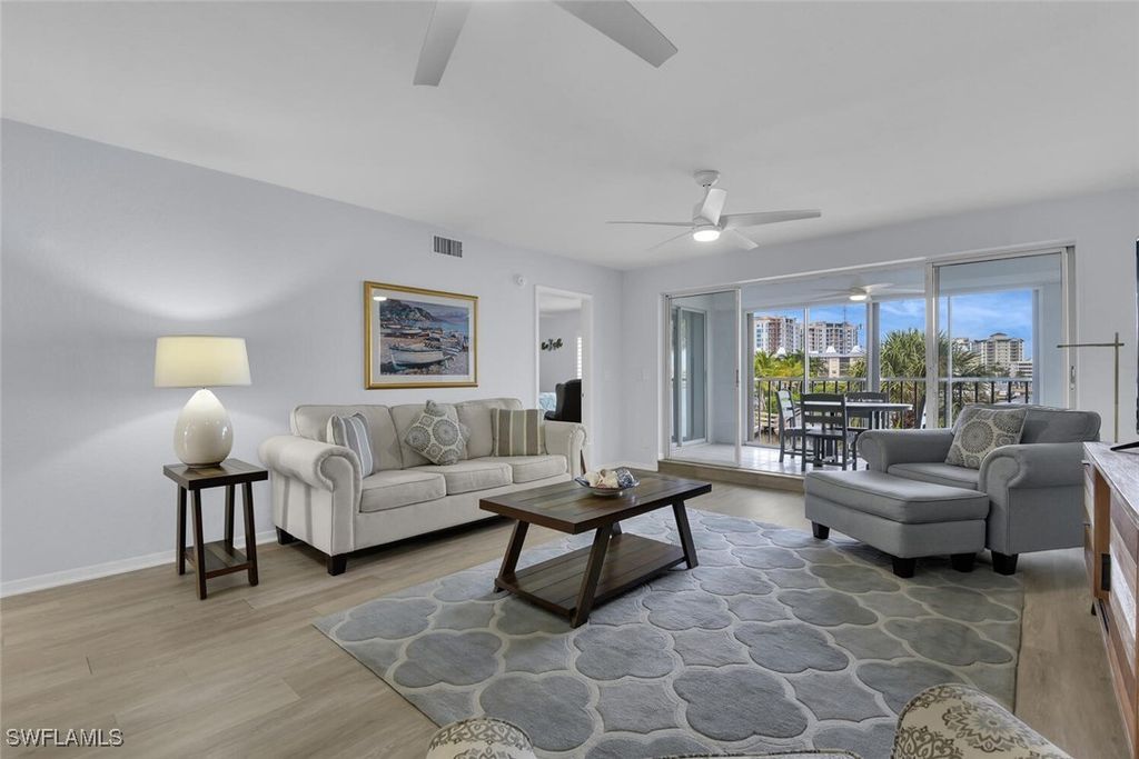9101 Vanderbilt Dr 203, Naples