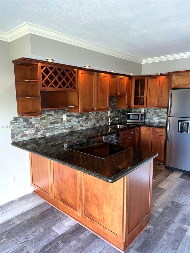 1 of 23 - 833 Ne 18th Ct 3, Fort Lauderdale, FL