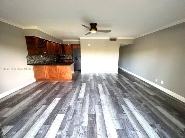 2 of 23 - 833 Ne 18th Ct 3, Fort Lauderdale, FL