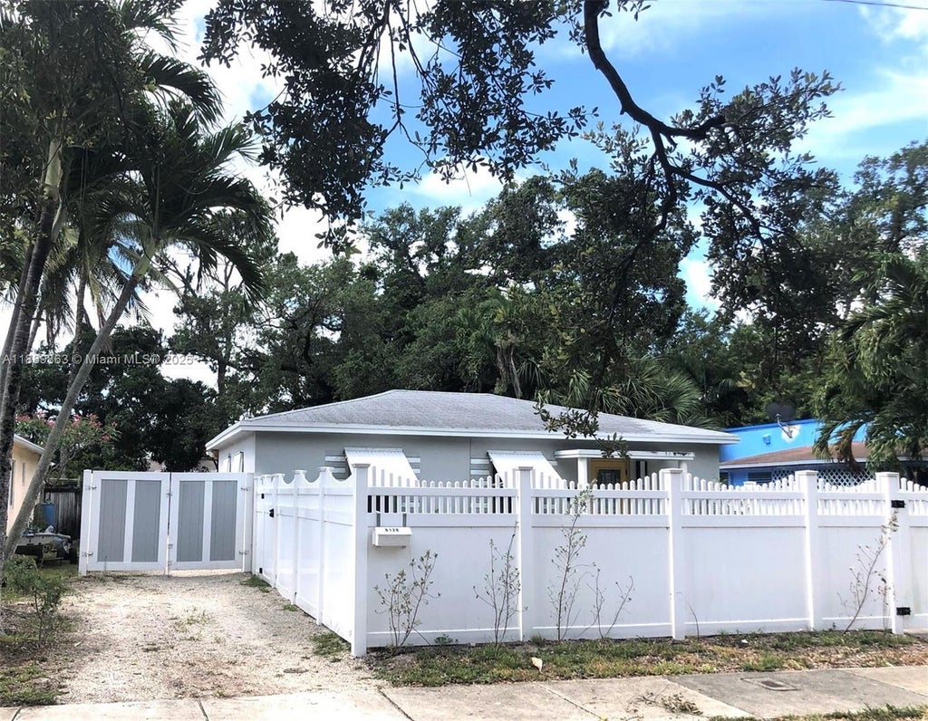 812 Sw 16th Ct B Rear, Fort Lauderdale