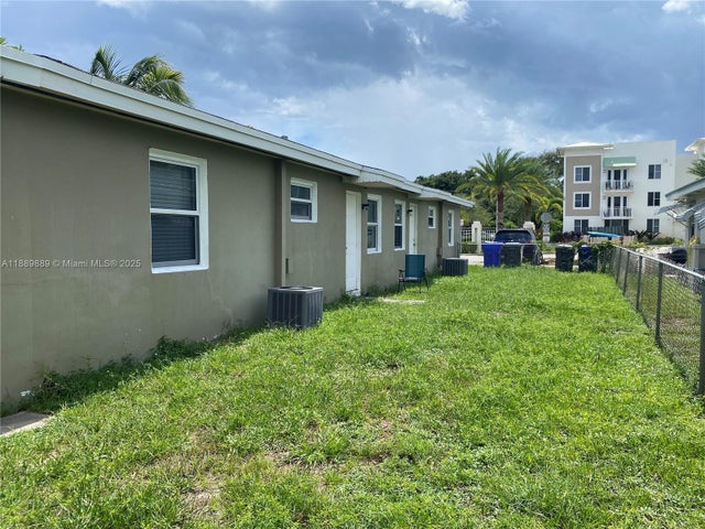 3 of 23 - 2215 Adams St 1, Hollywood, FL