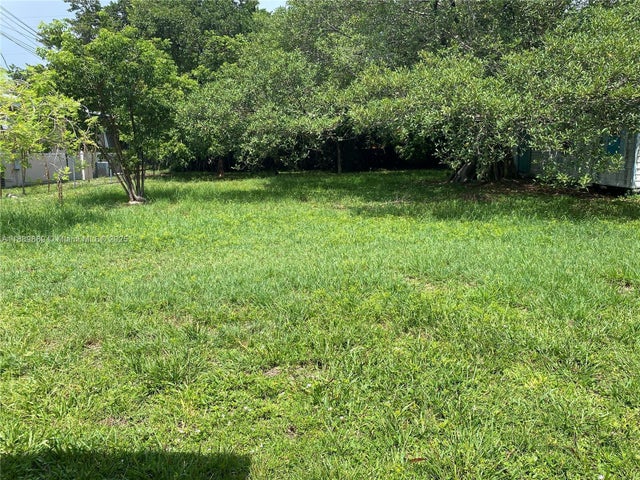 4 of 23 - 2215 Adams St 1, Hollywood, FL