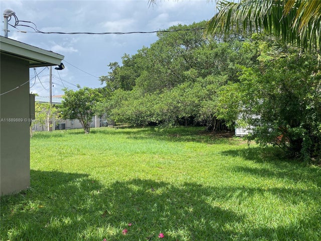 5 of 23 - 2215 Adams St 1, Hollywood, FL