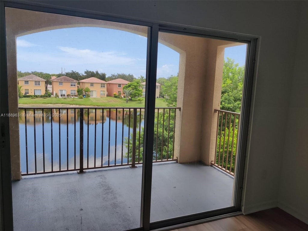 4180 San Marino Blvd 308, West Palm Beach