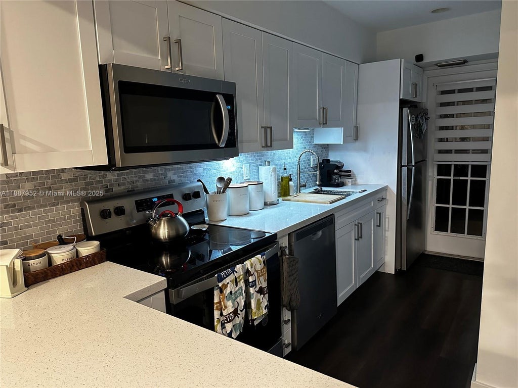 3971 Coral Springs Dr 17, Coral Springs